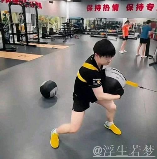 0点下班！孙颖莎太累了，或迎27小时5赛，体能精力双重考验