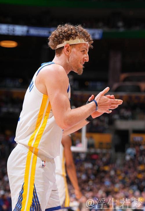 波杰姆斯基出战22分钟,投篮命中率低,取得2分2篮板4助攻 波杰姆斯基出战22分钟,投篮命中率低,取得2分2篮板4助攻